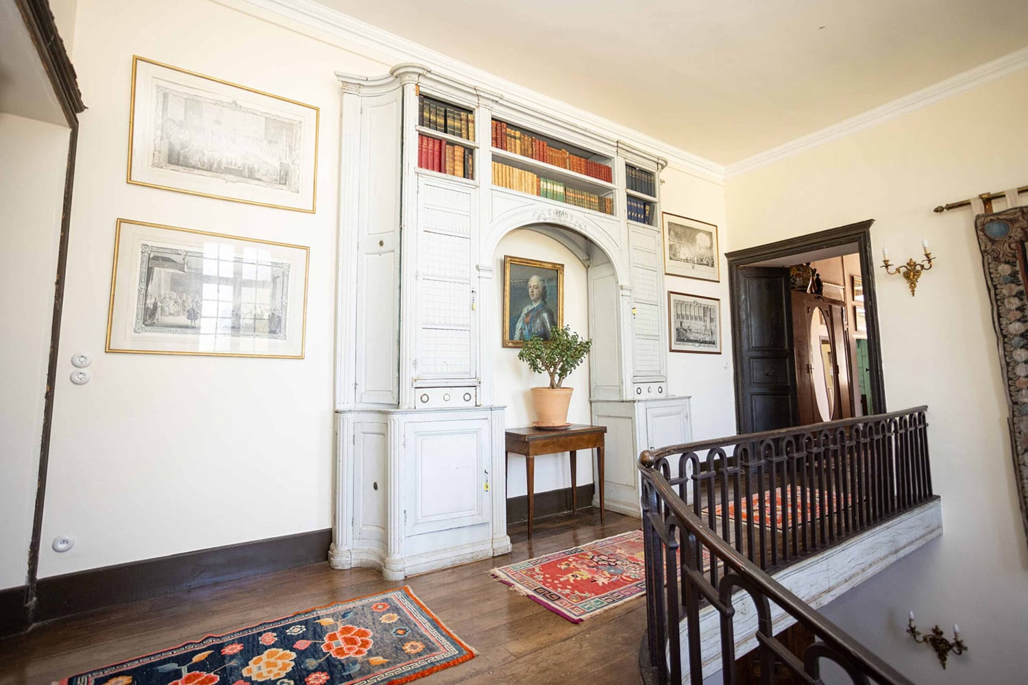 Hallway | Holiday château in Haute-Garonne