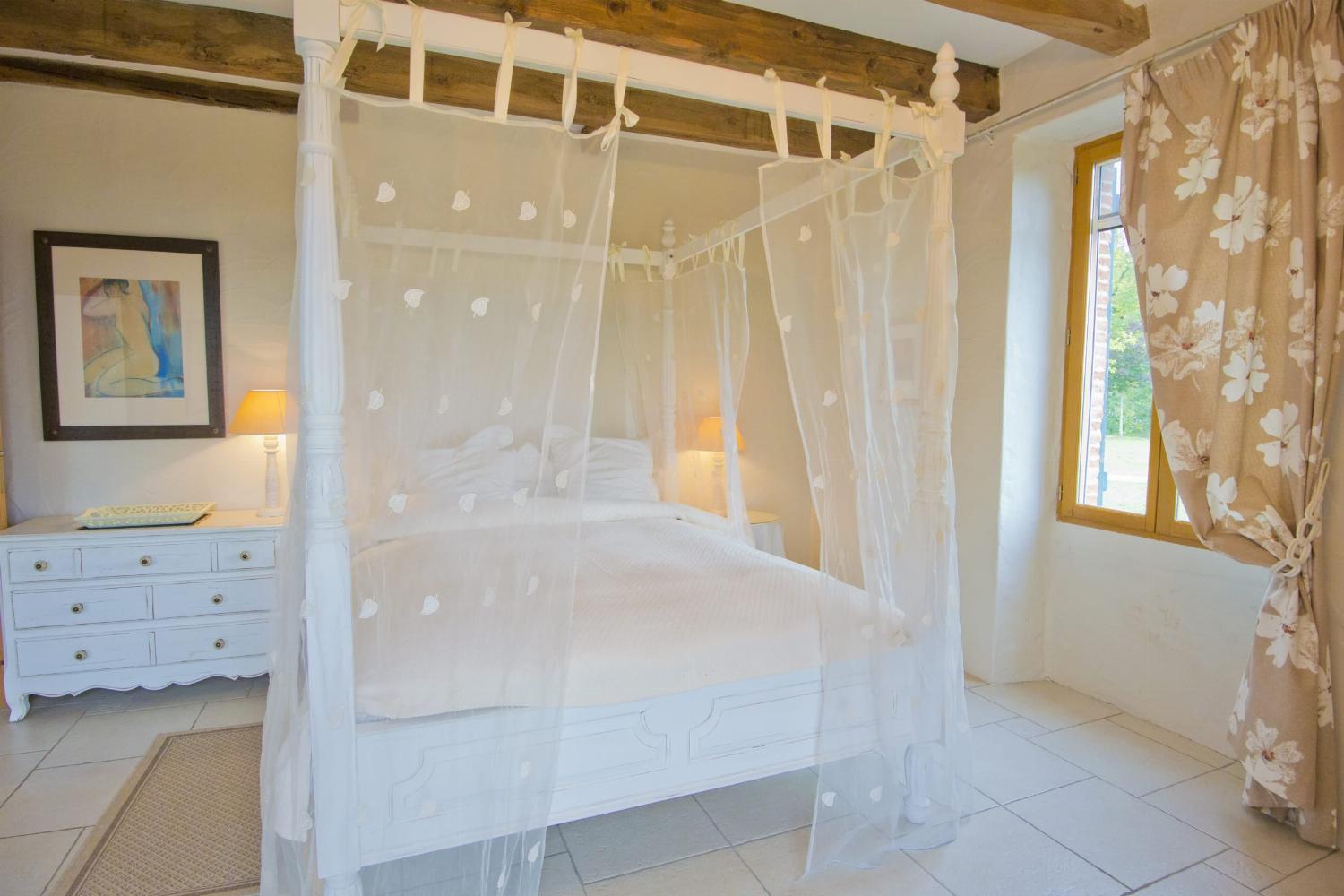 Bedroom | Rental home in Tarn-en-Garonne