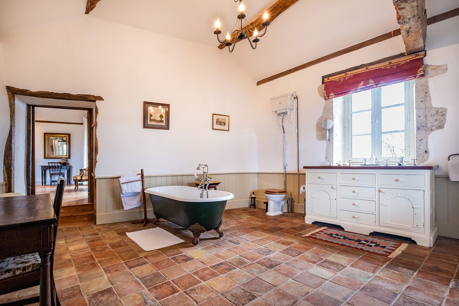 Bathroom | Holiday château in Saint-Mézard