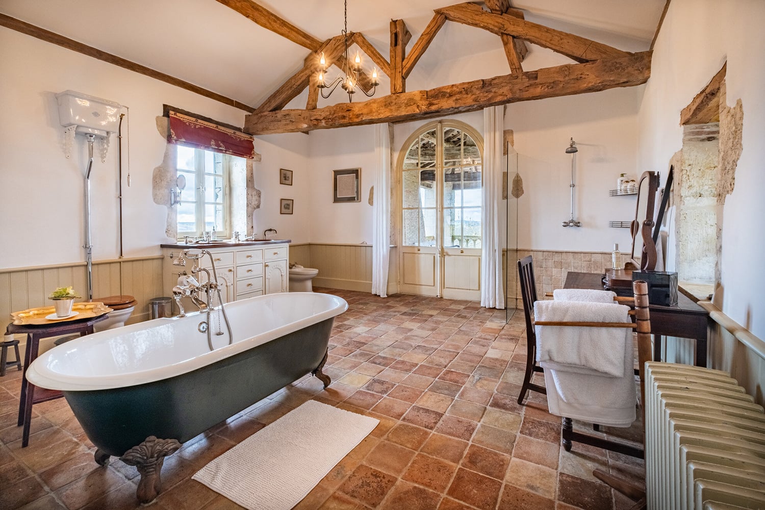 Bathroom | Holiday château in Saint-Mézard