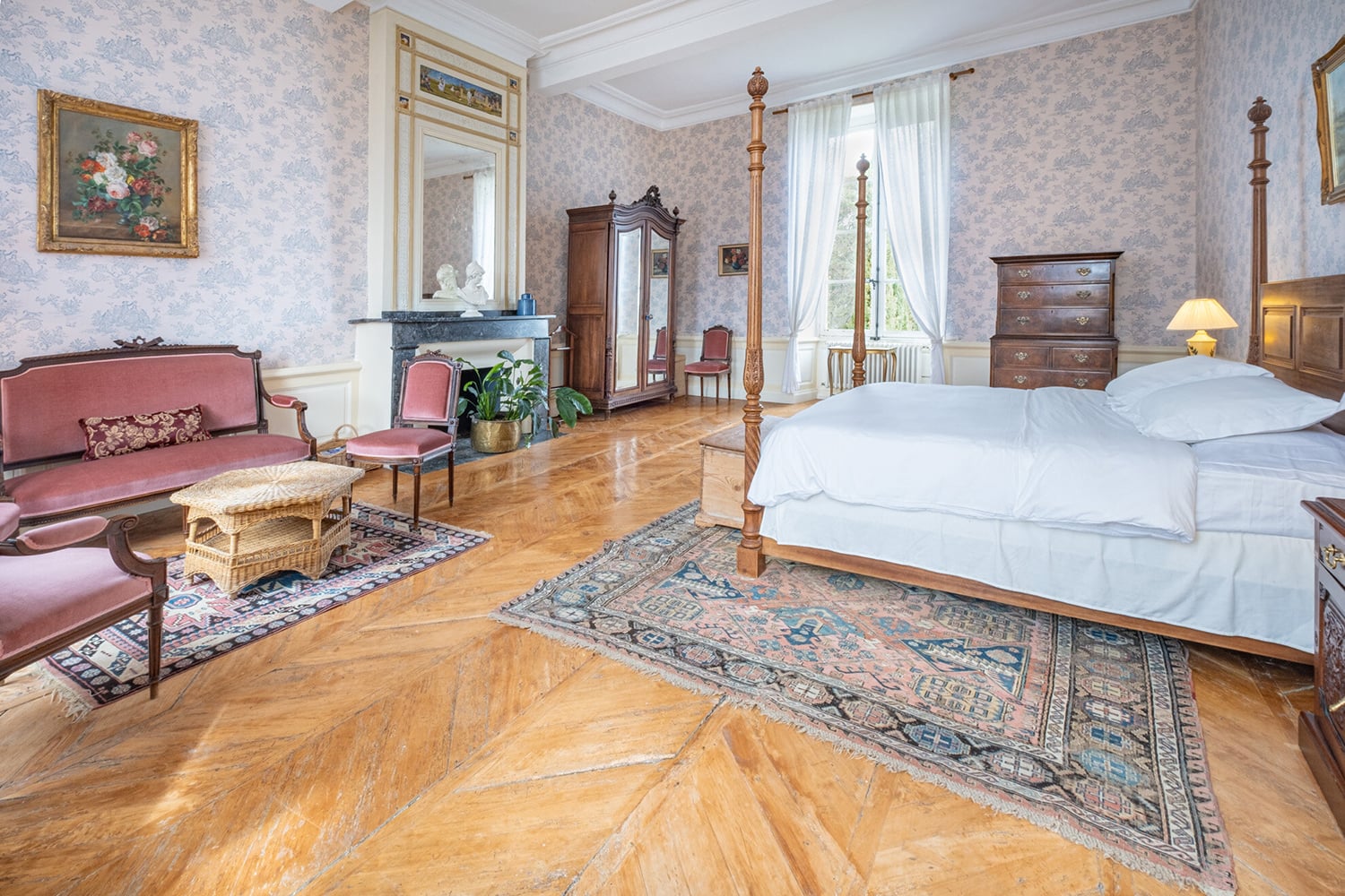 Bedroom | Holiday château in Saint-Mézard