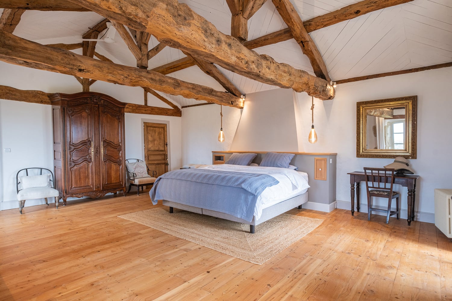 Bedroom | Holiday château in Saint-Mézard