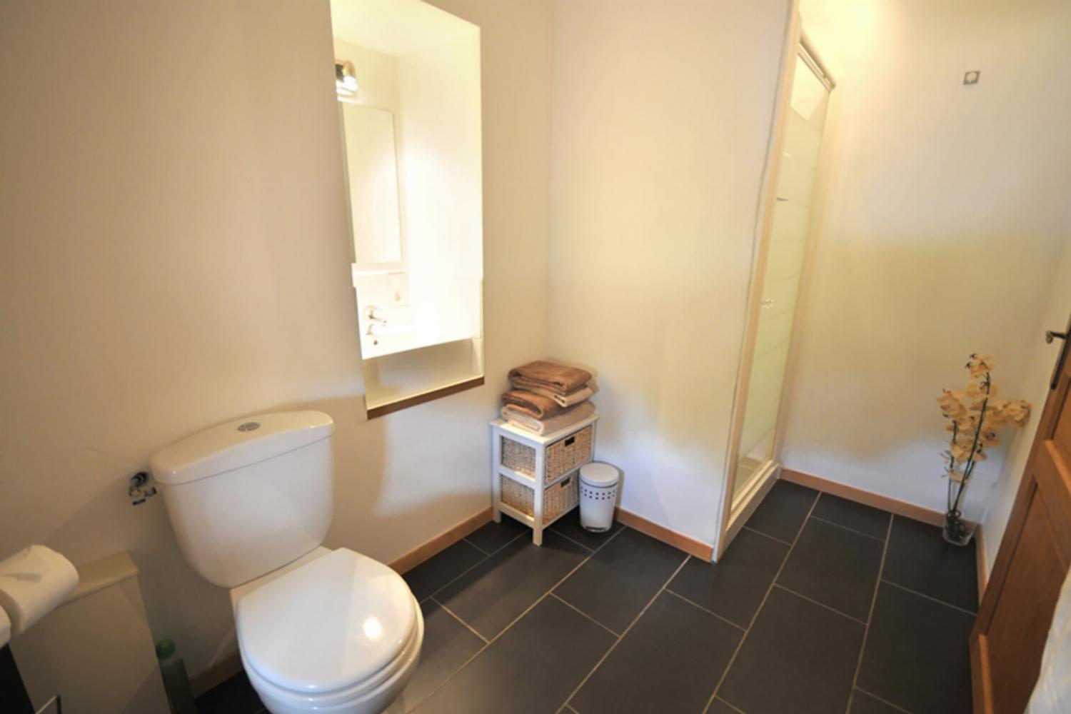 Bathroom | Holiday accommodation in Dordogne