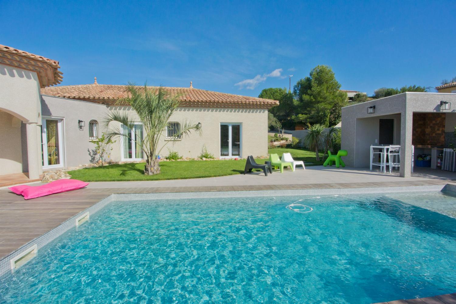 Holiday villa in South of France with private pool