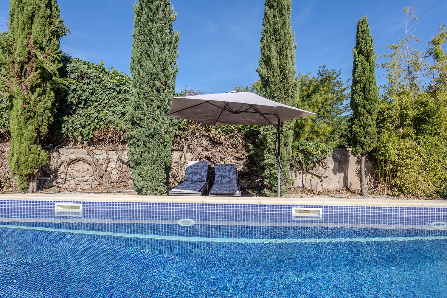 Private pool Private pool