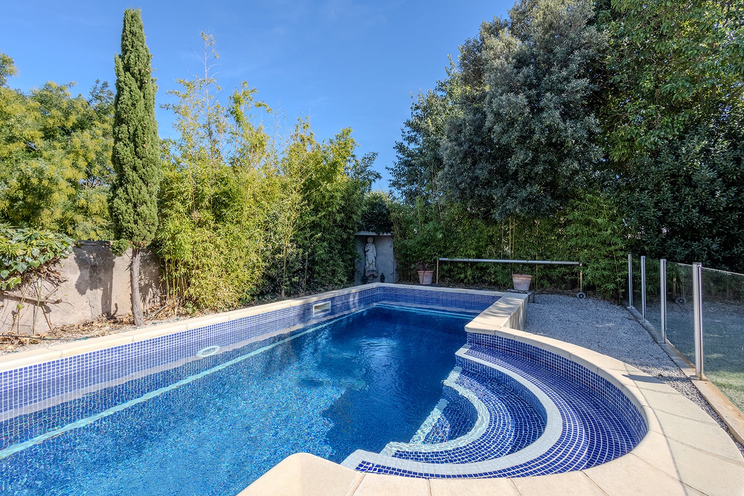 Private pool Private pool