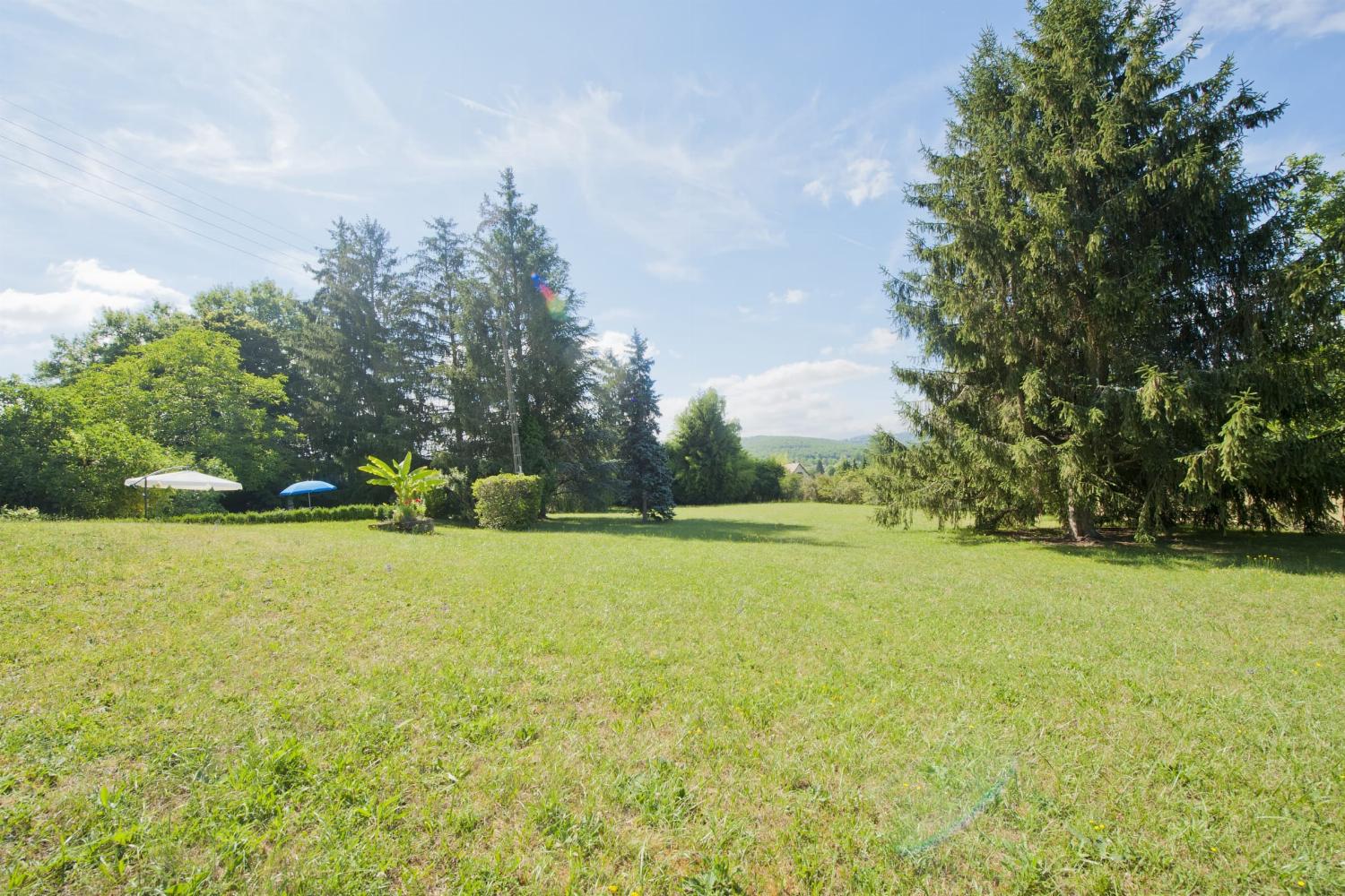 Garden | Rental cottage in Nouvelle-Aquitaine