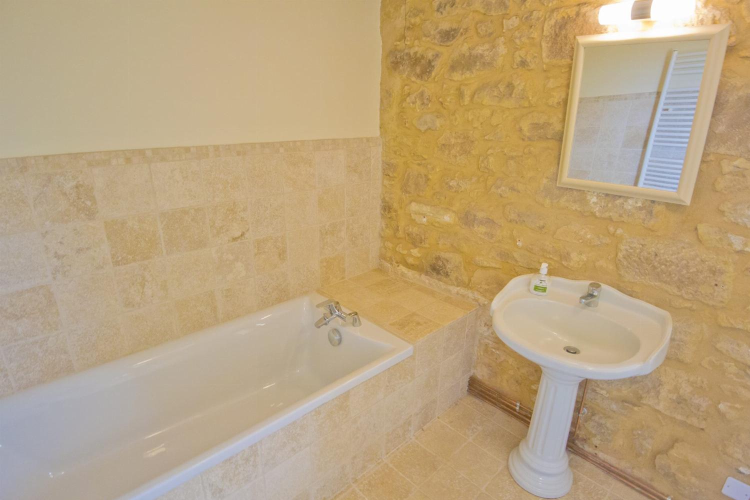 Bathroom | Holiday accommodation in Tarn-en-Garonne