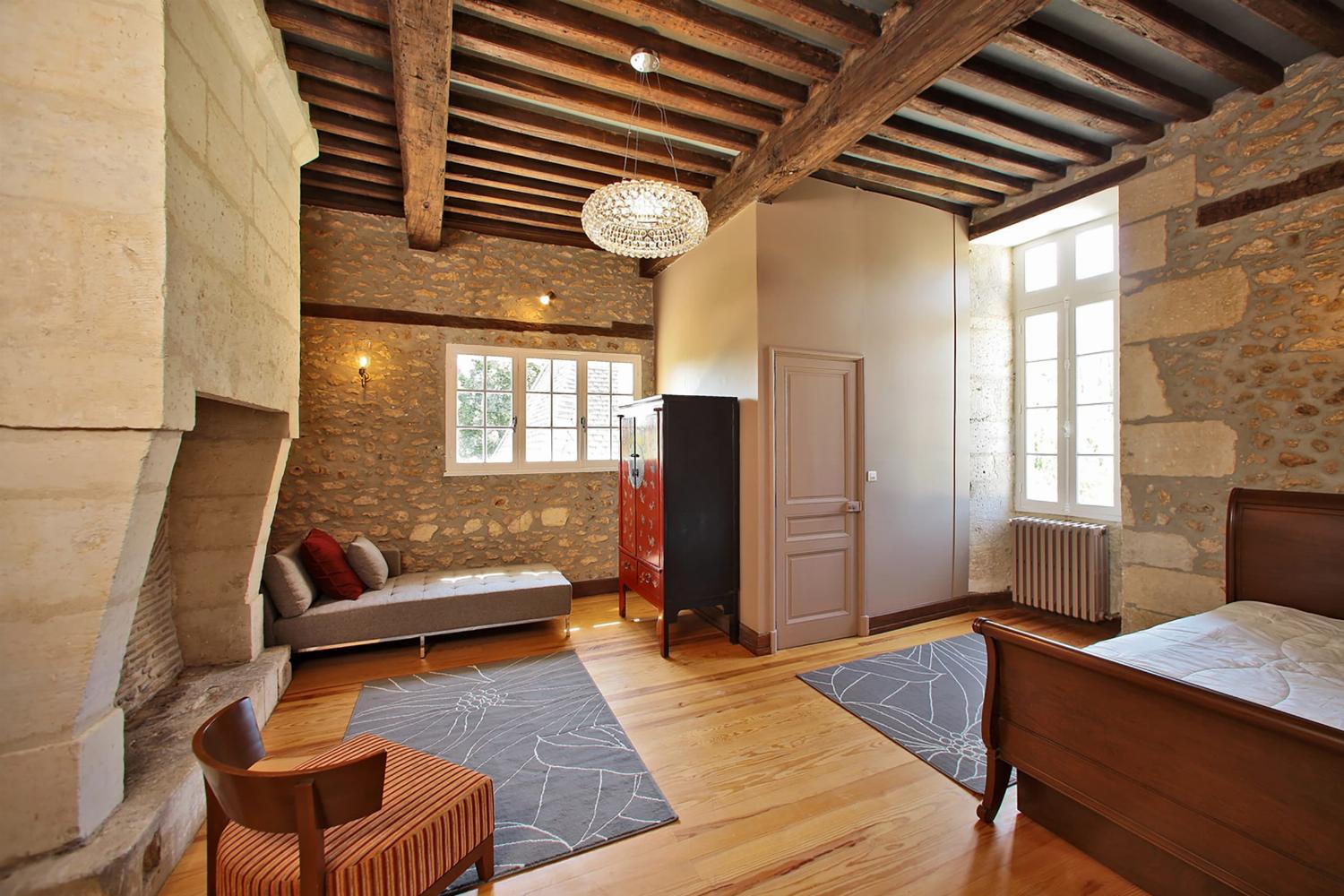 Bedroom | Holiday château in Dordogne