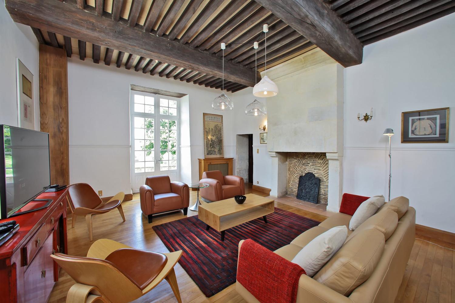 Living room | Holiday château in Dordogne