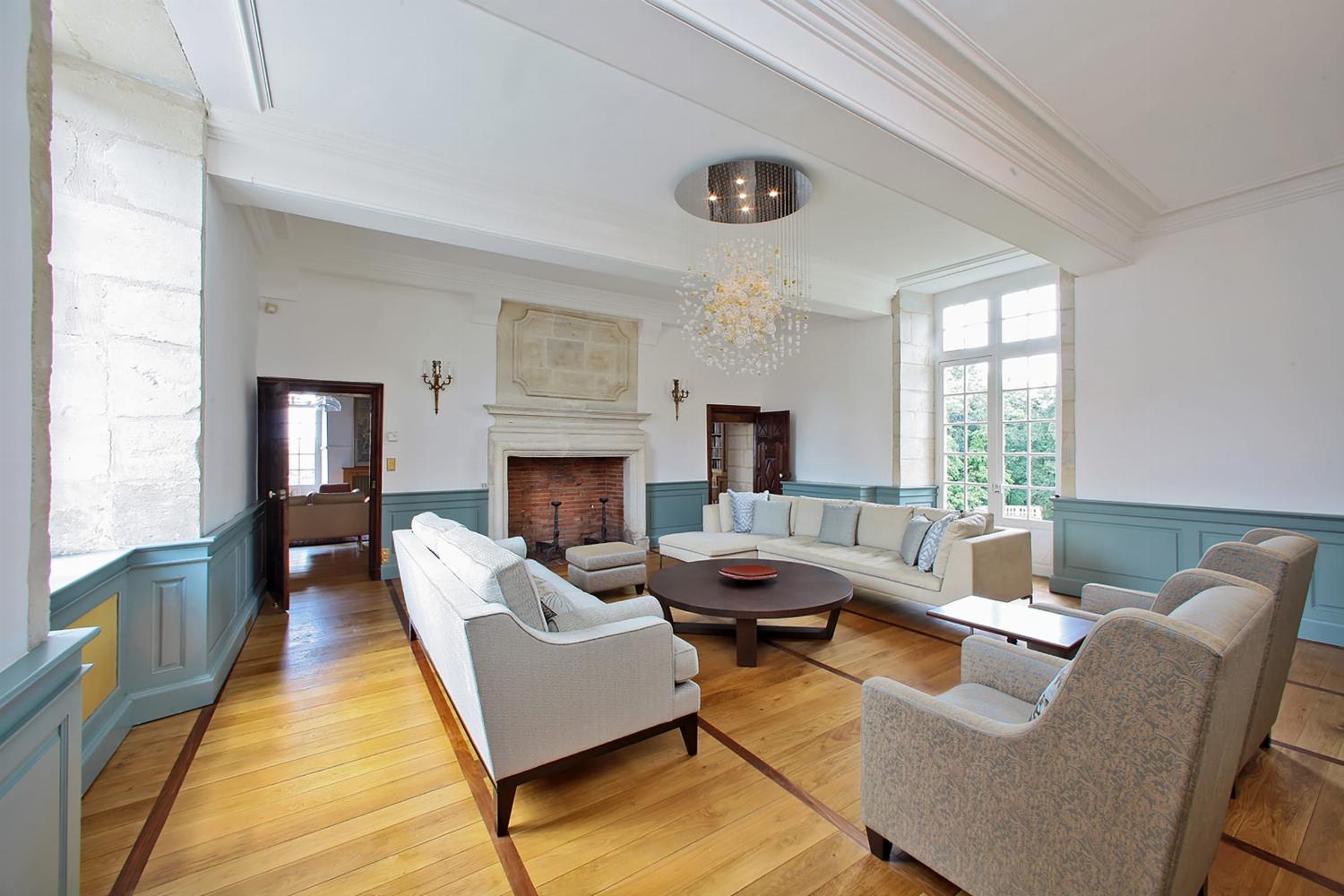 Living room | Holiday château in Dordogne