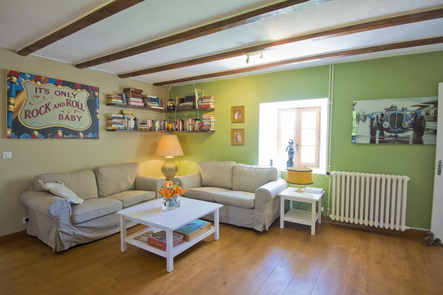 Living room | Holiday home in Nouvelle-Aquitaine
