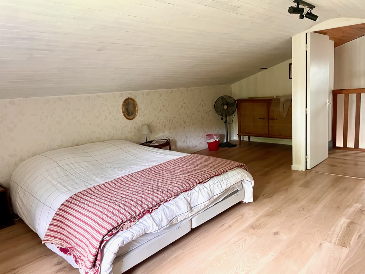 Bedroom | Rental home in Gironde