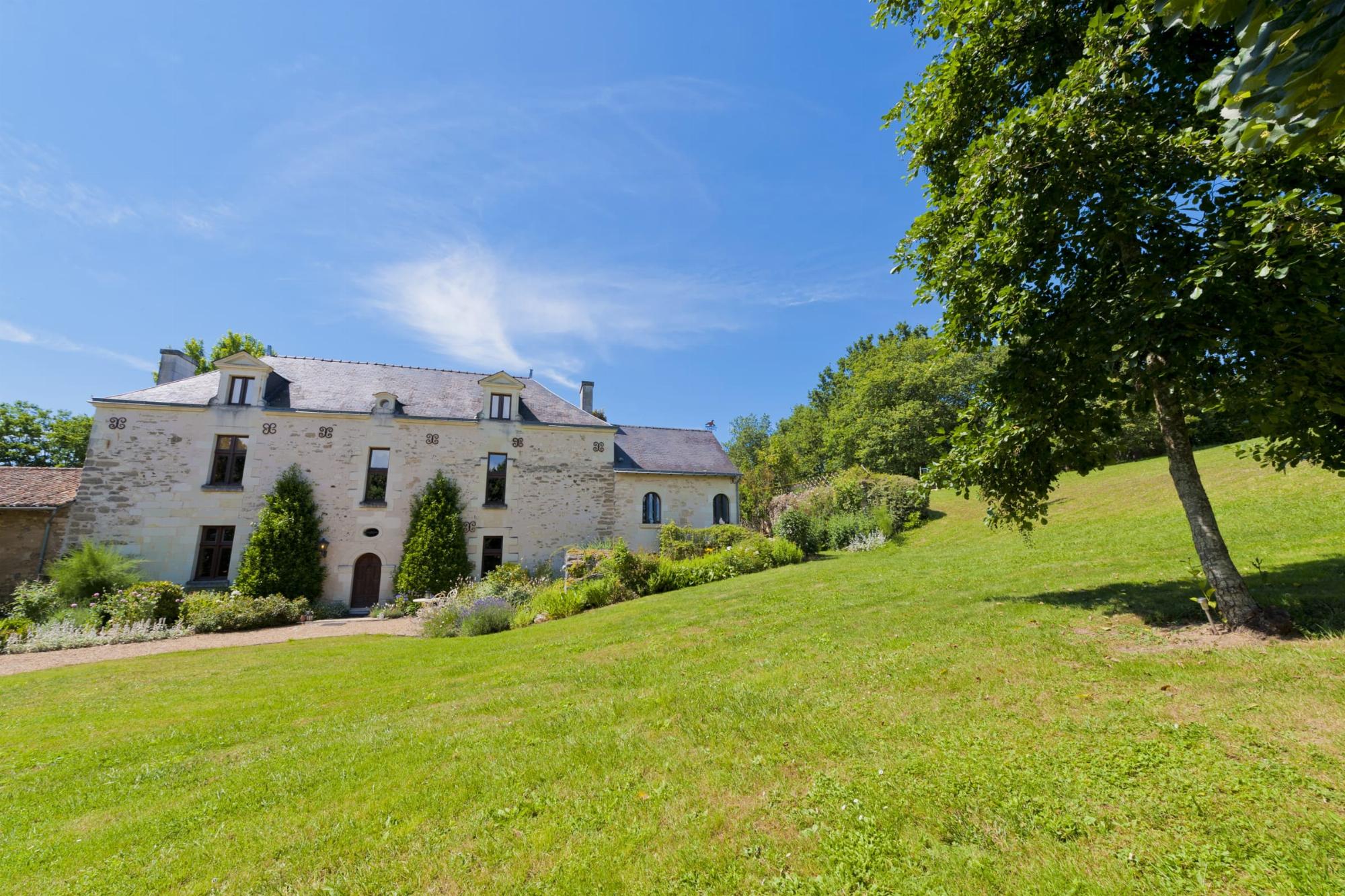 Holiday rental homes Brittany, Vendée, Loire Valley and Burgundy, France